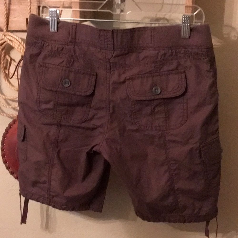 Bermuda cargo shorts size 8P - Picture 2 of 2